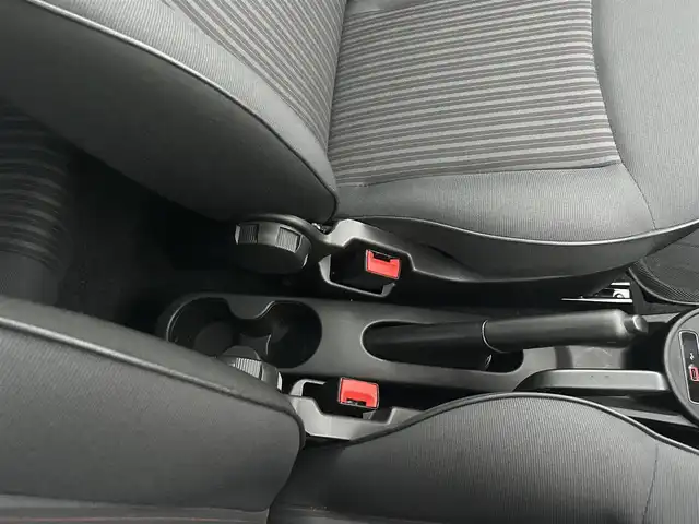 フィアット ５００ 120thタキシード 滋賀県 2019(令1)年 4.6万km パール 120thタキシード/ディスプレイオーディオ/USB/BT/FM/AM/スカイルーフ/16インチAW/ブラックルーフ/ETC