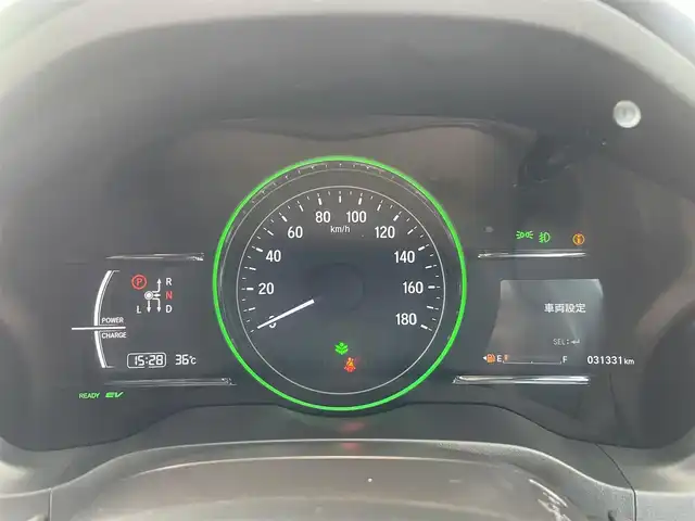 ホンダ ヴェゼル ハイブリッド Z ホンダセンシング 兵庫県 2020(令2)年 3.2万km プラチナホワイトパール ・ワンオーナー/・新車設定　キャメル内装/・純正メモリーナビ（VXM-214VFi）/・地デジ/DVD/BT/USB/・バックカメラ/・ステアリングリモコン/・ビルトインETC/・パドルシフト/・ハーフレザーシート（前席シートヒーター）/・プラズマクラスター搭載エアコン/・ドライブレコーダー/・ルーフレール/・アダプティブクルーズコントロール/・CMBS警告/・先行車発進お知らせ/・路外逸脱抑制制御/・レーンキープアシストシステム/・標識認識機能