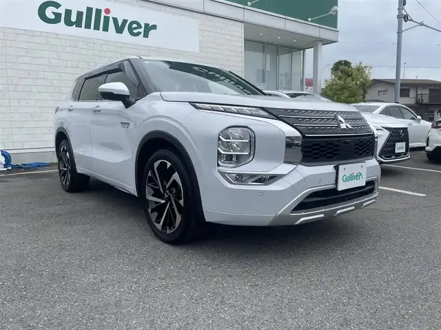 三菱 アウトランダー ＰＨＥＶ P 神奈川県 2023(令5)年 0.2万km パール
