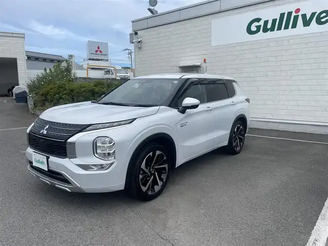 三菱 アウトランダー ＰＨＥＶ P 神奈川県 2023(令5)年 0.2万km パール