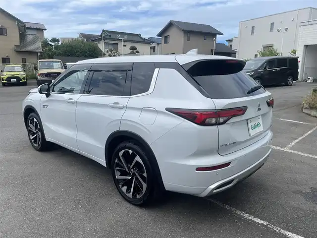 三菱 アウトランダー ＰＨＥＶ P 神奈川県 2023(令5)年 0.2万km パール