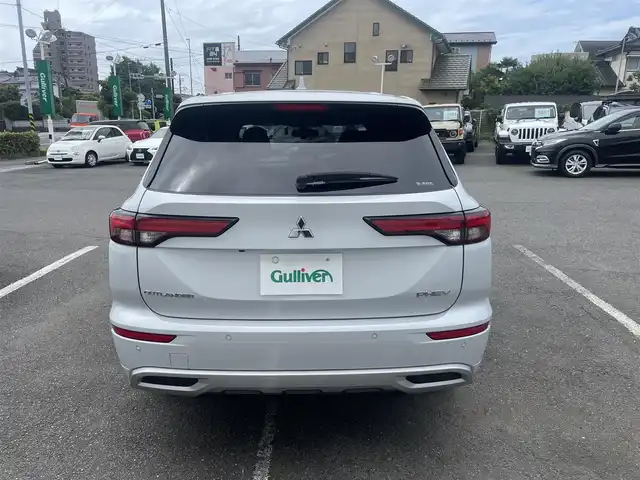 三菱 アウトランダー ＰＨＥＶ P 神奈川県 2023(令5)年 0.2万km パール