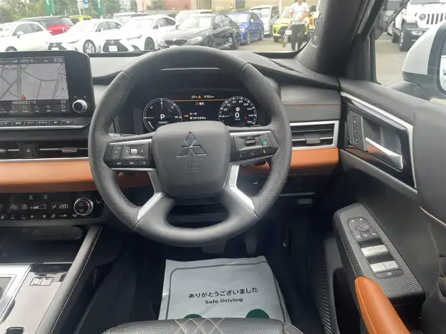 三菱 アウトランダー ＰＨＥＶ P 神奈川県 2023(令5)年 0.2万km パール