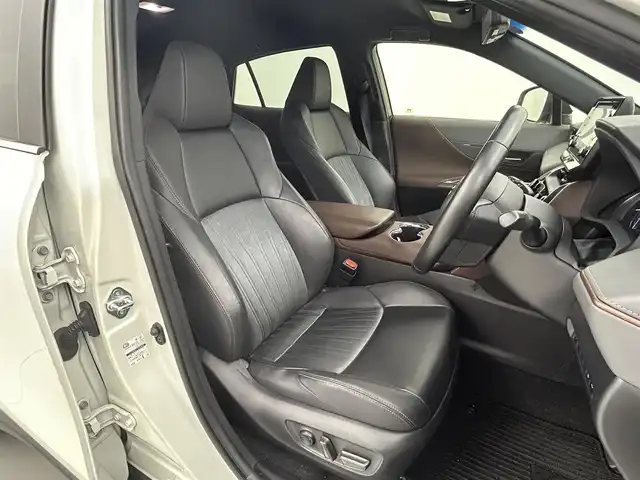トヨタ ハリアー G 熊本県 2021(令3)年 4.5万km ホワイトパールクリスタルシャイン ディスプレイオーディオ（フルセグ・ＢＴ・ＵＳＢ）/純正デジタルインナーミラー前後ドライブレコーダー　/ビルトインＥＴＣ　/トヨタセーフティーセンス/・レーダークルーズコントロール　/・レーンキープアシスト/・衝突軽減ブレーキ/・標識認識システム/・横滑り防止/前後クリアランスソナー　/パワーバックドア/純正フロアマット/純正１８インチAW/オートライト/オートマチックハイビーム/LEDヘッドライト/スマートキー/プッシュスタート