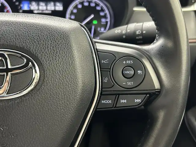 トヨタ ハリアー G 熊本県 2021(令3)年 4.5万km ホワイトパールクリスタルシャイン ディスプレイオーディオ（フルセグ・ＢＴ・ＵＳＢ）/純正デジタルインナーミラー前後ドライブレコーダー　/ビルトインＥＴＣ　/トヨタセーフティーセンス/・レーダークルーズコントロール　/・レーンキープアシスト/・衝突軽減ブレーキ/・標識認識システム/・横滑り防止/前後クリアランスソナー　/パワーバックドア/純正フロアマット/純正１８インチAW/オートライト/オートマチックハイビーム/LEDヘッドライト/スマートキー/プッシュスタート