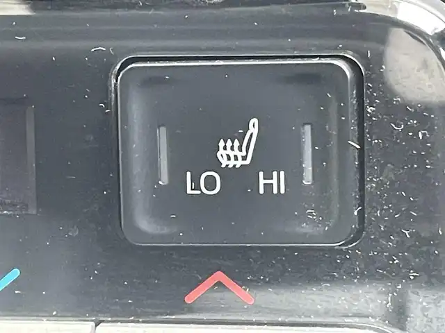 トヨタ ヴォクシー S－Z 東京都 2022(令4)年 5.7万km ホワイトパールクリスタルシャイン 純正１０．５型ナビ　/追従クルコン　/両側電動ドア　/前後ドラレコ　/ＨＤＭＩ　/ビルトイン２．０ＥＴＣ　/フルセグＴＶ　/Ｂｌｕｅｔｏｏｔｈ　/シートヒーター　/ハーフレザー　/ＤＶＤ　/ＬＥＤヘッド　/トヨタセーフティ