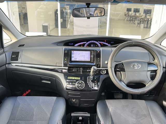 トヨタ エスティマ アエラス プレミアムエディション 京都府 2013(平25)年 8.6万km ホワイトパールクリスタルシャイン (株)IDOMが運営する【じしゃロン伏見店】の自社ローン専用車両になりますこちらは現金またはオートローンご利用時の価格です。自社ローンご希望の方は別途その旨お申付け下さい