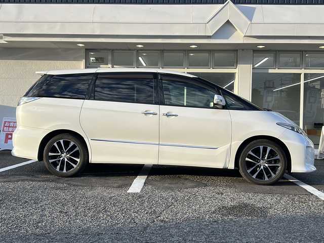 トヨタ エスティマ アエラス プレミアムエディション 京都府 2013(平25)年 8.6万km ホワイトパールクリスタルシャイン (株)IDOMが運営する【じしゃロン伏見店】の自社ローン専用車両になりますこちらは現金またはオートローンご利用時の価格です。自社ローンご希望の方は別途その旨お申付け下さい
