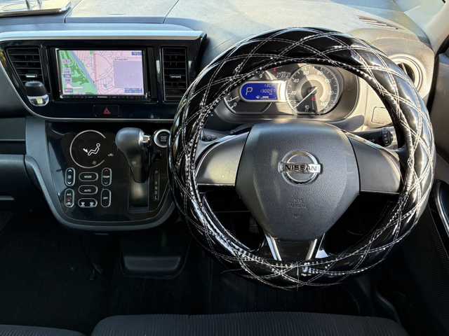 日産 デイズ ルークス HWS X Vセレクション 大分県 2016(平28)年 13万km アメジストブラック/シルキーホワイト 両側パワースライドドア /アラウンドビューモニター/社外メモリーナビ/地デジ/純正15インチアルミホイール/純正HIDヘッドライト/フォグランプ/スマートキー/エンジンプッシュスタート/アイドリングストップ