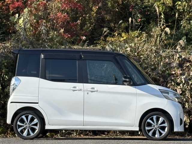 日産 デイズ ルークス HWS X Vセレクション 大分県 2016(平28)年 13万km アメジストブラック/シルキーホワイト 両側パワースライドドア /アラウンドビューモニター/社外メモリーナビ/地デジ/純正15インチアルミホイール/純正HIDヘッドライト/フォグランプ/スマートキー/エンジンプッシュスタート/アイドリングストップ