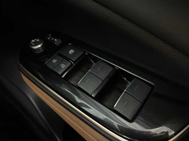 トヨタ クラウン スポーツ Z 福岡県 2024(令6)年 0.9万km パールⅡ 純正メモリナビ/パノラマルーフ/アドバンスドパーク/アラウンドビューモニター/ブラインドスポットモニター/フルセグテレビ/ブラウンレザーシート/シートヒーター/シートクーラー/ETC2.0/パワーバックドア/置くだけ充電/純正フロアマット