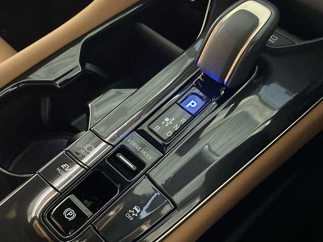 トヨタ クラウン スポーツ Z 福岡県 2024(令6)年 0.9万km パールⅡ 純正メモリナビ/パノラマルーフ/アドバンスドパーク/アラウンドビューモニター/ブラインドスポットモニター/フルセグテレビ/ブラウンレザーシート/シートヒーター/シートクーラー/ETC2.0/パワーバックドア/置くだけ充電/純正フロアマット