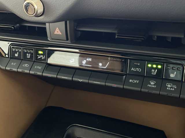 トヨタ クラウン スポーツ Z 福岡県 2024(令6)年 0.9万km パールⅡ 純正メモリナビ/パノラマルーフ/アドバンスドパーク/アラウンドビューモニター/ブラインドスポットモニター/フルセグテレビ/ブラウンレザーシート/シートヒーター/シートクーラー/ETC2.0/パワーバックドア/置くだけ充電/純正フロアマット