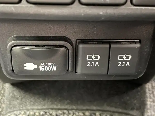 トヨタ シエンタ ハイブリッド G クエロ 愛知県 2021(令3)年 2万km ブラックマイカ 純正９型ナビ　全方位カメラ　シートヒーター　ＥＴＣ　両側パワスラ　セーフティセンス　衝突軽減　車線逸脱　コーナーセンサー　ＬＥＤライト　ＡＣ１００Ｖ　ハンドルヒーター　ハーフレザー　クルコン　フォグ　オートハイビーム　純正フロアマット　