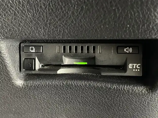 トヨタ シエンタ ハイブリッド G クエロ 愛知県 2021(令3)年 2万km ブラックマイカ 純正９型ナビ　全方位カメラ　シートヒーター　ＥＴＣ　両側パワスラ　セーフティセンス　衝突軽減　車線逸脱　コーナーセンサー　ＬＥＤライト　ＡＣ１００Ｖ　ハンドルヒーター　ハーフレザー　クルコン　フォグ　オートハイビーム　純正フロアマット　