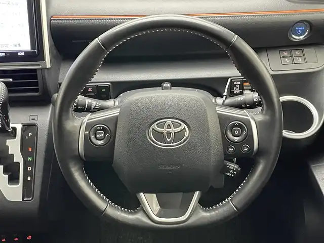 トヨタ シエンタ ハイブリッド G クエロ 愛知県 2021(令3)年 2万km ブラックマイカ 純正９型ナビ　全方位カメラ　シートヒーター　ＥＴＣ　両側パワスラ　セーフティセンス　衝突軽減　車線逸脱　コーナーセンサー　ＬＥＤライト　ＡＣ１００Ｖ　ハンドルヒーター　ハーフレザー　クルコン　フォグ　オートハイビーム　純正フロアマット　