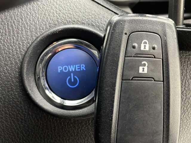 トヨタ Ｃ－ＨＲ G 茨城県 2021(令3)年 6.2万km ブラックマイカ 純正ナビ付ディスプレイオーディオ/・全方位カメラ/・Bluetooth/・AM/FM/USB/Miracast/BSM/ワンオーナー/前後純正ドライブレコーダー/シートヒーター（D+N席）/前後コーナーセンサー/純正アルミホイール/AAC/ビルドインETC/スマートキー/LEDヘッドライト/オートライト/オートマチックハイビーム