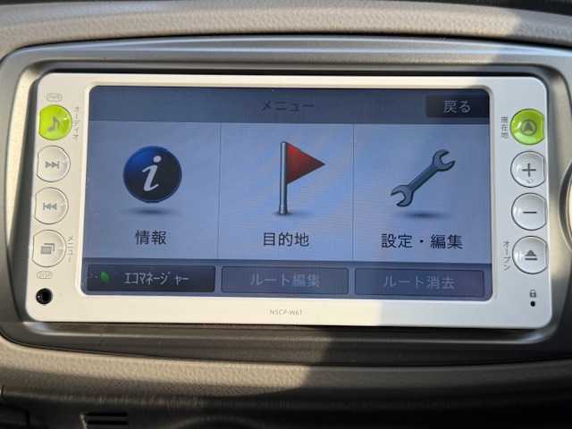 トヨタ ヴィッツ F 大阪府 2012(平24)年 7.9万km シルバーM /純正メモリナビ(NSCP-W61)//AM/FM/CD/SD/AUX//ワンセグテレビ//ETC//純正フロアマット//取扱説明書付き