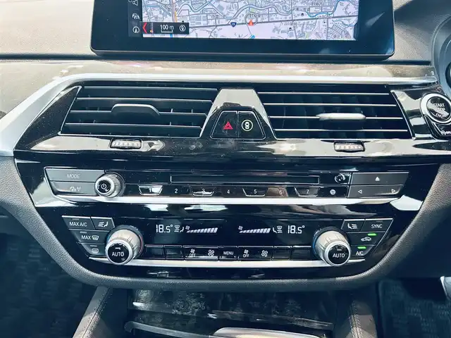 ＢＭＷ ５２３ｄ xDrive Mスピリット 大阪府 2020(令2)年 2.4万km アルピンホワイトⅢ インテリジェントセーフティ/パワーシート/純正ナビ/TV/バックカメラ/ACC/HUD/ブラインドスポット/純正18インチAW/LEDヘッドライト/クリアランスソナー/ETC/ドラレコ