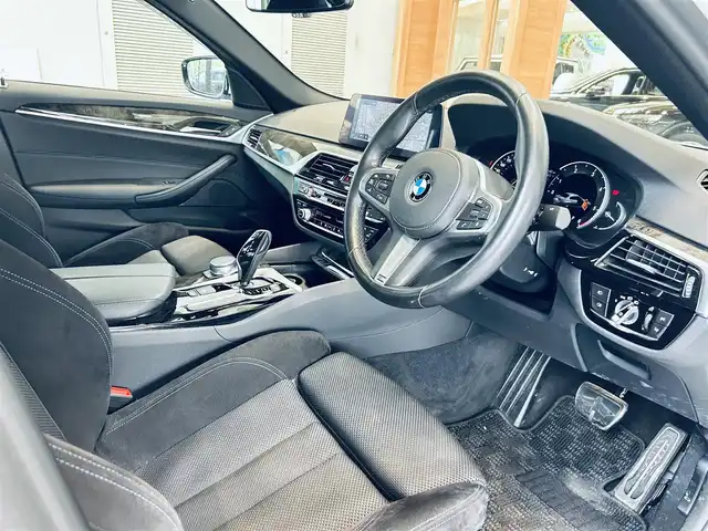 ＢＭＷ ５２３ｄ xDrive Mスピリット 大阪府 2020(令2)年 2.4万km アルピンホワイトⅢ インテリジェントセーフティ/パワーシート/純正ナビ/TV/バックカメラ/ACC/HUD/ブラインドスポット/純正18インチAW/LEDヘッドライト/クリアランスソナー/ETC/ドラレコ
