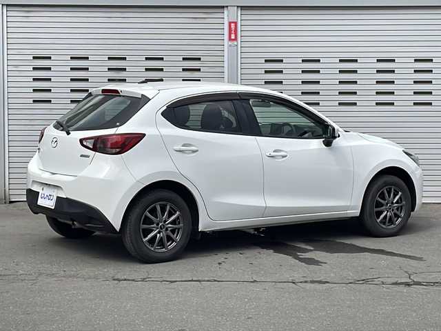マツダ デミオ 13C 道央・札幌 2016(平28)年 11.1万km アークティックホワイト 4WD/純正ナビ/　BT/ワンセグTV/バックカメラ/社外LEDヘッドライト/社外15インチアルミホイール/スマートキー/ETC