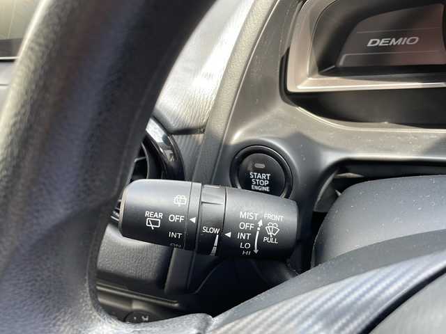 マツダ デミオ 13C 道央・札幌 2016(平28)年 11.1万km アークティックホワイト 4WD/純正ナビ/　BT/ワンセグTV/バックカメラ/社外LEDヘッドライト/社外15インチアルミホイール/スマートキー/ETC