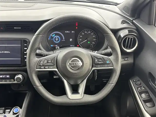 日産 キックス X 福井県 2021(令3)年 1.4万km ピュアブラック プロパイロット/・衝突軽減ブレーキ/・車線逸脱警報機能/・レーンキープアシスト/・クルーズコントロール（追従有）/純正ナビゲーション/【AM/FM/CD/Bluetooth/フルセグTV】/アラウンドビューモニター/ビルトインETC/デジタルインナーミラー/オートライト/LEDヘッドライド/ヘッドライドレベライザー/プッシュスタート/スマートキー/取扱説明書