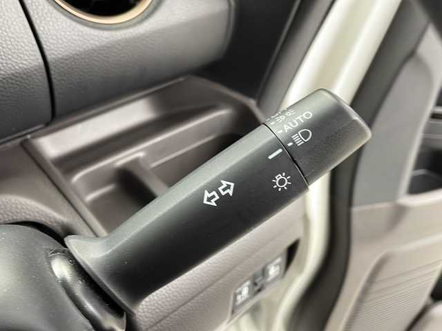 ホンダ Ｎ ＢＯＸ G･EX Hセンシング カッパーブラウンスタイル 愛知県 2019(平31)年 5万km プラチナホワイトパール ・純正メモリーナビVXM-194VFi/CD/DVD/Bluetooth/フルセグTV/・バックカメラ/・両側パワースライドドア/・オートLEDヘッドライト/・スマートキー×２/・ETC/・ステアリングスイッチ/・USBポート×２/・Honda SENSING/・衝突軽減ブレーキ/・オートハイビーム/・誤発進抑制機能/・後方誤発進抑制機能/・路外逸脱警報機能/・アダプティブクルーズコントロール/・車線維持支援システム/・歩行者事故低減ステアリング^/・先行車発進お知らせ機能/・標識認識機能