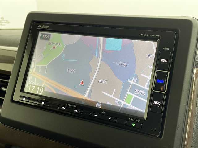 ホンダ Ｎ ＢＯＸ G･EX Hセンシング カッパーブラウンスタイル 愛知県 2019(平31)年 5万km プラチナホワイトパール ・純正メモリーナビVXM-194VFi/CD/DVD/Bluetooth/フルセグTV/・バックカメラ/・両側パワースライドドア/・オートLEDヘッドライト/・スマートキー×２/・ETC/・ステアリングスイッチ/・USBポート×２/・Honda SENSING/・衝突軽減ブレーキ/・オートハイビーム/・誤発進抑制機能/・後方誤発進抑制機能/・路外逸脱警報機能/・アダプティブクルーズコントロール/・車線維持支援システム/・歩行者事故低減ステアリング^/・先行車発進お知らせ機能/・標識認識機能