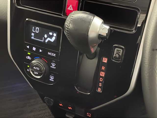 トヨタ タンク カスタムG S 宮崎県 2017(平29)年 5.4万km パールホワイトⅢ 禁煙車/衝突被害軽減ブレーキ/純正ナビTV/（NSZT-W66T/CD/Bluetooth/FMAM/フルセグTV)/純正ビルトインETC/純正LEDオートライト/純正LEDフォグ/純正14インチアルミ/純正フロアマット/両側電動スライドドア/パノラミックビューモニター/クルーズコントロール/クリアランスソナー/前席シートヒーター/オートエアコン/本革巻ハンドル/スマートキー/プッシュエンジンスタート/スペアキー/新車時保証書/取扱い説明書