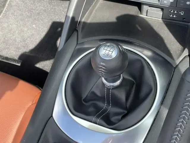 マツダ ロードスター ブラウン トップ 宮城県 2023(令5)年 0.8万km マシーングレープレミアムM /ブラウンレザーシート//BOSEプレミアムサウンド//純正メモリナビ//CD/DVD/SD/BT/USB/フルセグテレビ//バックカメラ//シートヒーター//クルーズコントロール//スマートシティブレーキサポート//ブラインドスポットモニター//車線逸脱警報//ビルトインETC//社外ドライブレコーダー前方