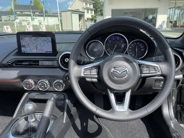 マツダ ロードスター ブラウン トップ 宮城県 2023(令5)年 0.8万km マシーングレープレミアムM /ブラウンレザーシート//BOSEプレミアムサウンド//純正メモリナビ//CD/DVD/SD/BT/USB/フルセグテレビ//バックカメラ//シートヒーター//クルーズコントロール//スマートシティブレーキサポート//ブラインドスポットモニター//車線逸脱警報//ビルトインETC//社外ドライブレコーダー前方