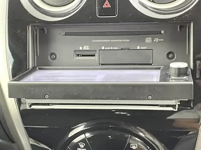 日産 ノート X DIG－S 千葉県 2013(平25)年 3.7万km オーロラモーヴ 純正7インチSDナビ/CD AUX SD フルセグ/バックカメラ/純正フロアマット/ドアバイザー/アイドリングストップ/ヘッドライトレベライザー/プッシュスタート/スマートキー/ETC