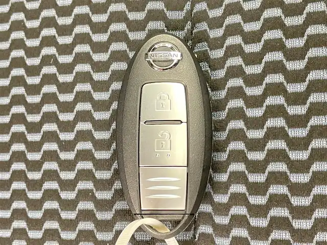 日産 ノート X DIG－S 千葉県 2013(平25)年 3.7万km オーロラモーヴ 純正7インチSDナビ/CD AUX SD フルセグ/バックカメラ/純正フロアマット/ドアバイザー/アイドリングストップ/ヘッドライトレベライザー/プッシュスタート/スマートキー/ETC