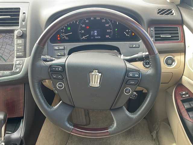 トヨタ クラウン ロイヤル ロイヤルサルーン 三重県 2008(平20)年 7.9万km ホワイトパールクリスタルシャイン 純正ナビ /バックカメラ /ビルトインETC /コーナーセンサー /前席パワーシート /クルーズコントロール /ウッドコンビステアリング /オートライト /純正フロアマット /電動格納ミラー /取扱説明書 /保証書