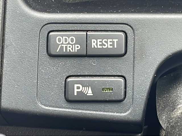 トヨタ クラウン ロイヤル ロイヤルサルーン 三重県 2008(平20)年 7.9万km ホワイトパールクリスタルシャイン 純正ナビ /バックカメラ /ビルトインETC /コーナーセンサー /前席パワーシート /クルーズコントロール /ウッドコンビステアリング /オートライト /純正フロアマット /電動格納ミラー /取扱説明書 /保証書