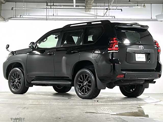 トヨタ ランドクルーザー プラド TX Lパッケージ マットブラED 広島県 2023(令5)年 2.8万km ブラック 禁煙車/７人乗/ブラックルーフレール/ムーンルーフ/トヨタセーフティセンス/・プリクラッシュセーフティ/・レーンディパーチャーアラート/・レーントレーシングアシスト/・オートマチックハイビーム/・RSA/・先行車発進告知/クリアランスソナー/純正ナビ/・フルセグTV/CD/DVD/Bluetooth//バックカメラ/革巻きステアリング/ステアリングスイッチ/オートライト/ヘッドランプウォッシャー/LEDヘッドライト/フォグランプ/黒レザーシート/シートヒーター/ベンチレーション/パワーシート/前後ドライブレコーダー/ETC2.0/純正フロアマット