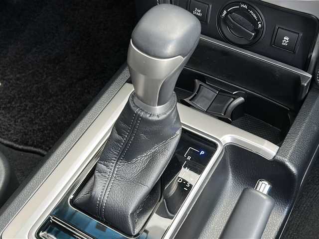 トヨタ ランドクルーザー プラド TX Lパッケージ マットブラED 広島県 2023(令5)年 2.8万km ブラック 禁煙車/７人乗/ブラックルーフレール/ムーンルーフ/トヨタセーフティセンス/・プリクラッシュセーフティ/・レーンディパーチャーアラート/・レーントレーシングアシスト/・オートマチックハイビーム/・RSA/・先行車発進告知/クリアランスソナー/純正ナビ/・フルセグTV/CD/DVD/Bluetooth//バックカメラ/革巻きステアリング/ステアリングスイッチ/オートライト/ヘッドランプウォッシャー/LEDヘッドライト/フォグランプ/黒レザーシート/シートヒーター/ベンチレーション/パワーシート/前後ドライブレコーダー/ETC2.0/純正フロアマット