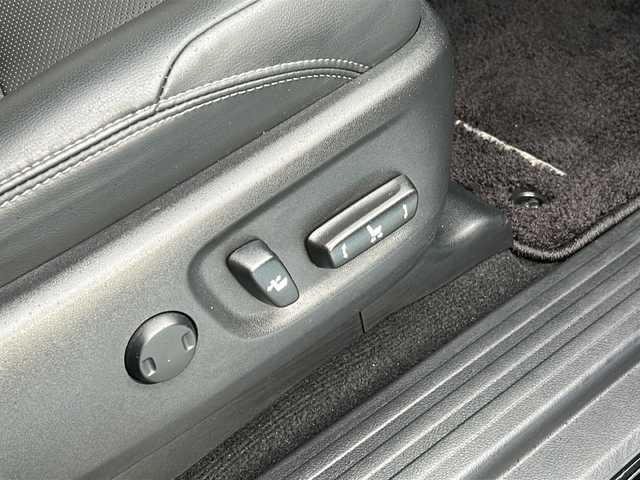 トヨタ ランドクルーザー プラド TX Lパッケージ マットブラED 広島県 2023(令5)年 2.8万km ブラック 禁煙車/７人乗/ブラックルーフレール/ムーンルーフ/トヨタセーフティセンス/・プリクラッシュセーフティ/・レーンディパーチャーアラート/・レーントレーシングアシスト/・オートマチックハイビーム/・RSA/・先行車発進告知/クリアランスソナー/純正ナビ/・フルセグTV/CD/DVD/Bluetooth//バックカメラ/革巻きステアリング/ステアリングスイッチ/オートライト/ヘッドランプウォッシャー/LEDヘッドライト/フォグランプ/黒レザーシート/シートヒーター/ベンチレーション/パワーシート/前後ドライブレコーダー/ETC2.0/純正フロアマット