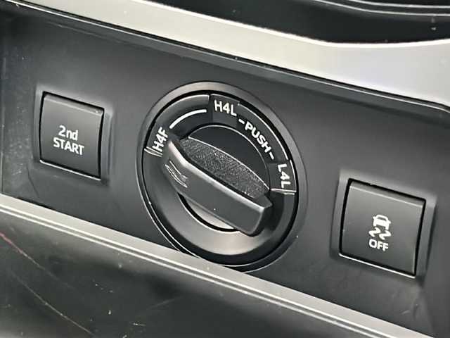 トヨタ ランドクルーザー プラド TX Lパッケージ マットブラED 広島県 2023(令5)年 2.8万km ブラック 禁煙車/７人乗/ブラックルーフレール/ムーンルーフ/トヨタセーフティセンス/・プリクラッシュセーフティ/・レーンディパーチャーアラート/・レーントレーシングアシスト/・オートマチックハイビーム/・RSA/・先行車発進告知/クリアランスソナー/純正ナビ/・フルセグTV/CD/DVD/Bluetooth//バックカメラ/革巻きステアリング/ステアリングスイッチ/オートライト/ヘッドランプウォッシャー/LEDヘッドライト/フォグランプ/黒レザーシート/シートヒーター/ベンチレーション/パワーシート/前後ドライブレコーダー/ETC2.0/純正フロアマット