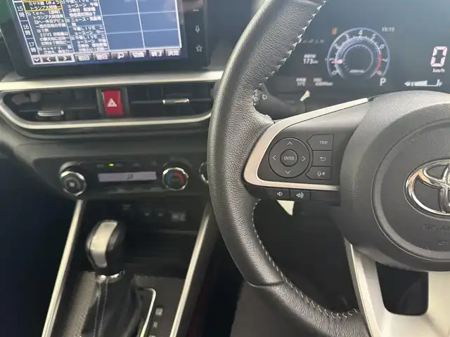 トヨタ ライズ Z 京都府 2021(令3)年 4.4万km ブラックマイカメタリック/シャイニングホワイトパール スマートアシスト/・衝突回避支援ブレーキ機能/・車線逸脱抑制制御機能/・ブレーキ抑制付誤発進抑制機能/・アダブティブドライビングビーム/・アダブティブクルーズコントロール/・衝突警報機能/・車線逸脱警報機能/・レーンキープコントロール/純正9インチディスプレイオーティオ、地デジ/バックカメラ/前席シートヒーター/ビルトインETC/前後ドライブレコーダー/LEDヘッドランプ/保証書/取扱説明書