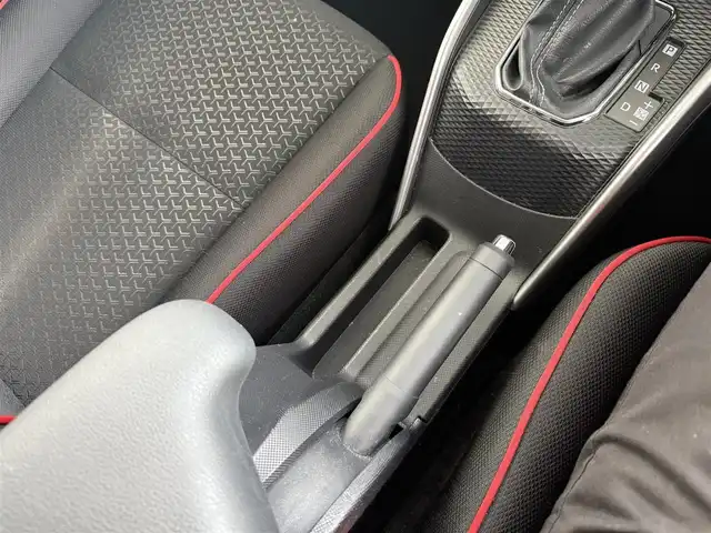 トヨタ ライズ Z 京都府 2021(令3)年 4.4万km ブラックマイカメタリック/シャイニングホワイトパール スマートアシスト/・衝突回避支援ブレーキ機能/・車線逸脱抑制制御機能/・ブレーキ抑制付誤発進抑制機能/・アダブティブドライビングビーム/・アダブティブクルーズコントロール/・衝突警報機能/・車線逸脱警報機能/・レーンキープコントロール/純正9インチディスプレイオーティオ、地デジ/バックカメラ/前席シートヒーター/ビルトインETC/前後ドライブレコーダー/LEDヘッドランプ/保証書/取扱説明書