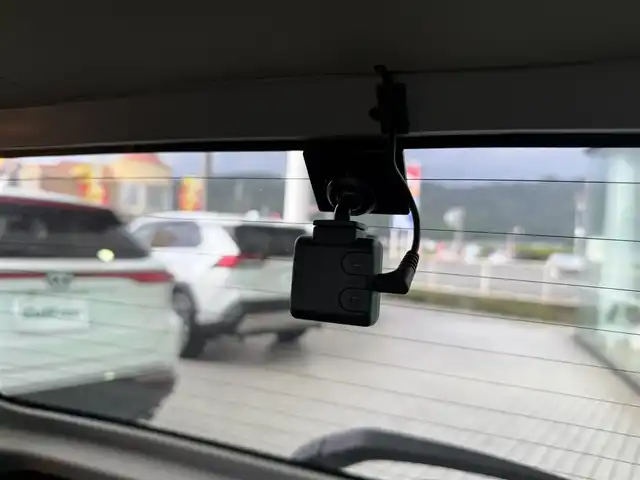 トヨタ ライズ Z 京都府 2021(令3)年 4.4万km ブラックマイカメタリック/シャイニングホワイトパール スマートアシスト/・衝突回避支援ブレーキ機能/・車線逸脱抑制制御機能/・ブレーキ抑制付誤発進抑制機能/・アダブティブドライビングビーム/・アダブティブクルーズコントロール/・衝突警報機能/・車線逸脱警報機能/・レーンキープコントロール/純正9インチディスプレイオーティオ、地デジ/バックカメラ/前席シートヒーター/ビルトインETC/前後ドライブレコーダー/LEDヘッドランプ/保証書/取扱説明書