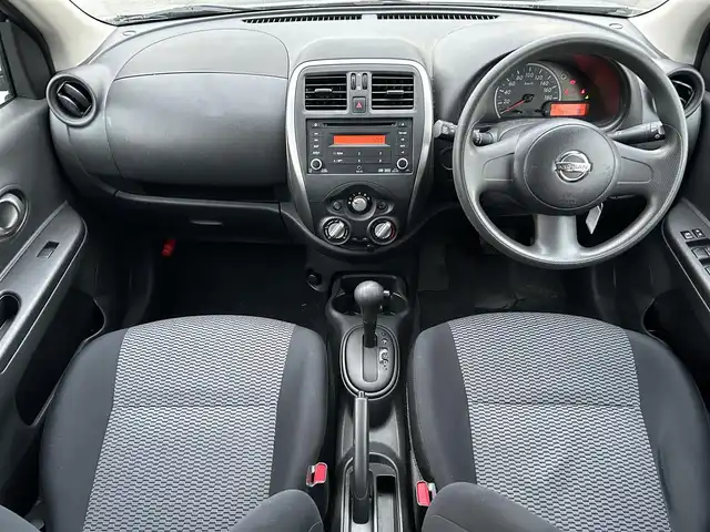 日産 マーチ 12S 岡山県 2016(平28)年 7.1万km ブリリアントシルバー 登録時走行距離70719km/純正オーディオ/横滑り防止装置/ヘッドライトレベライザー/電動格納ミラー/純正フロアマット/リモコンキー/保証書/取扱説明書