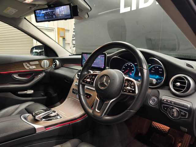 メルセデス・ベンツ Ｃ２２０ｄ ワゴン アバンギャルド 群馬県 2019(平31)年 6.7万km オブシディアンブラック レーダーセーフティパッケージ/黒革シート/純正ナビ/バックカメラ/前席パワーシート/シートヒーター/社外フロアマット/キーレスゴー/フルセグTV/ETC2.0/LEDライト/17インチAW/パークアシスト