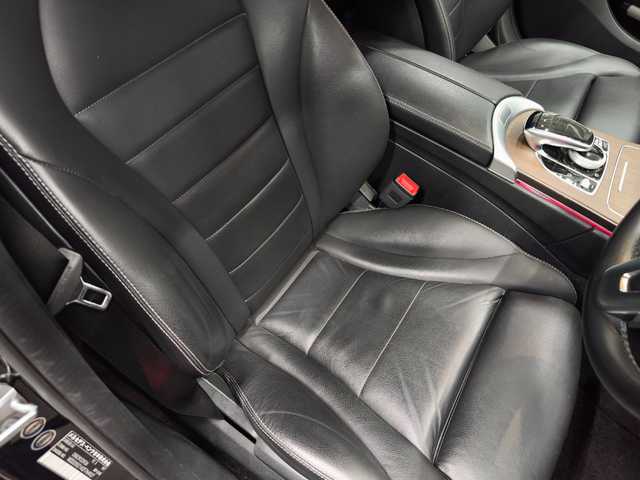 メルセデス・ベンツ Ｃ２２０ｄ ワゴン アバンギャルド 群馬県 2019(平31)年 6.7万km オブシディアンブラック レーダーセーフティパッケージ/黒革シート/純正ナビ/バックカメラ/前席パワーシート/シートヒーター/社外フロアマット/キーレスゴー/フルセグTV/ETC2.0/LEDライト/17インチAW/パークアシスト