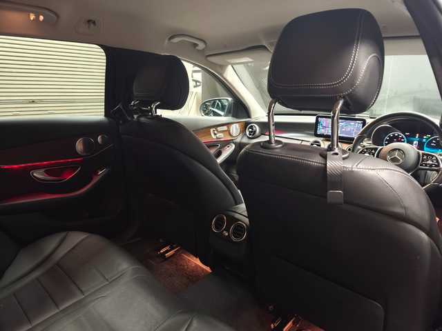 メルセデス・ベンツ Ｃ２２０ｄ ワゴン アバンギャルド 群馬県 2019(平31)年 6.7万km オブシディアンブラック レーダーセーフティパッケージ/黒革シート/純正ナビ/バックカメラ/前席パワーシート/シートヒーター/社外フロアマット/キーレスゴー/フルセグTV/ETC2.0/LEDライト/17インチAW/パークアシスト