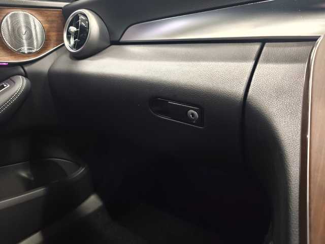 メルセデス・ベンツ Ｃ２２０ｄ ワゴン アバンギャルド 群馬県 2019(平31)年 6.7万km オブシディアンブラック レーダーセーフティパッケージ/黒革シート/純正ナビ/バックカメラ/前席パワーシート/シートヒーター/社外フロアマット/キーレスゴー/フルセグTV/ETC2.0/LEDライト/17インチAW/パークアシスト