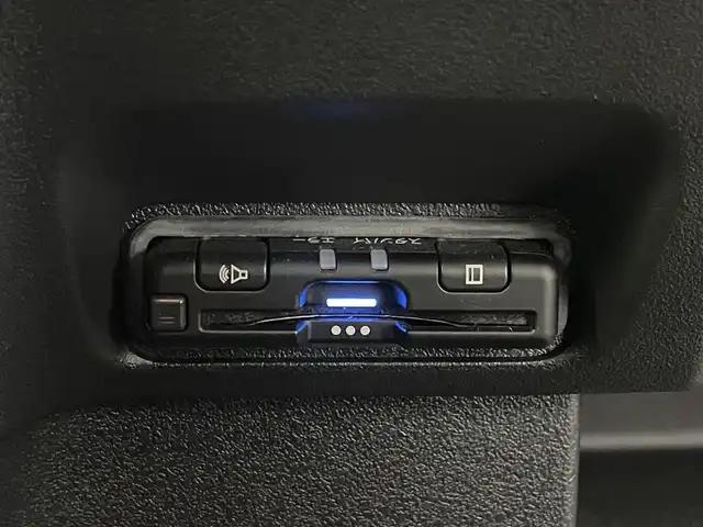 ホンダ Ｎ ＢＯＸ カスタム 埼玉県 2024(令6)年 0.9万km クリスタルブラックパール 純正ナビ　バックカメラ　ＥＴＣ　前後ドライブレコーダー　ホンダセンシング　アダプティブクルーズコントロール　シートヒーター　純正アルミホイール　スマートキー　オートハイビーム　LEDヘッドライト　TV