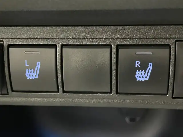 トヨタ ヤリスクロス ハイブリッド Z 愛知県 2021(令3)年 3.3万km ブラックマイカ/シルバーメタリック 2トーン 純正８型ＤＡナビ　全方位カメラ　禁煙　シートヒーター　ハーフレザー　ＢＳＭ　ＥＴＣ　前後ドラレコ　電動パーキング　セーフティセンス　衝突軽減　追従クルコン　ＬＥＤオートライト　コーナーセンサー　ＵＳＢ